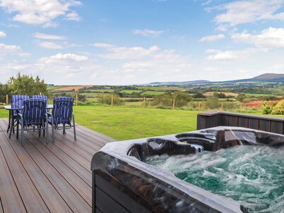 2 bedroom accommodation in Broogh Fort Cottages