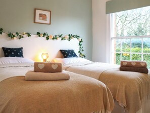 2 bedrooms, free WiFi - 2 bedroom accommodation in Bredon, near Tewkesbury (Bredon, near Tewkesbury)