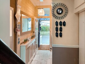 Hallway | The Warwick, Weymouth - 7 bedroom accommodation in Weymouth (Weymouth)