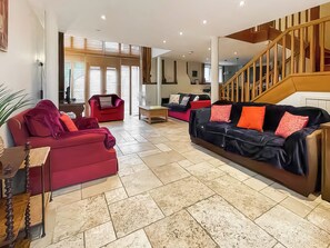 TV - 3 bedroom accommodation in Tacolneston (Tacolneston)