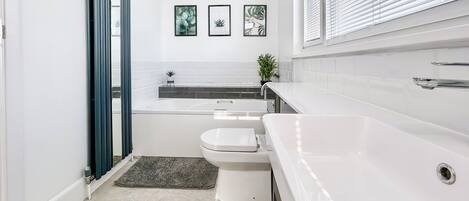 Bathroom | Ocean View - Ocean Properties, Worthing