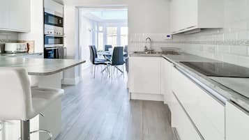 Dishwasher, high chair