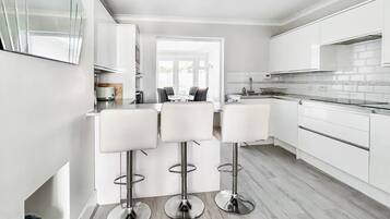 Dishwasher, highchair