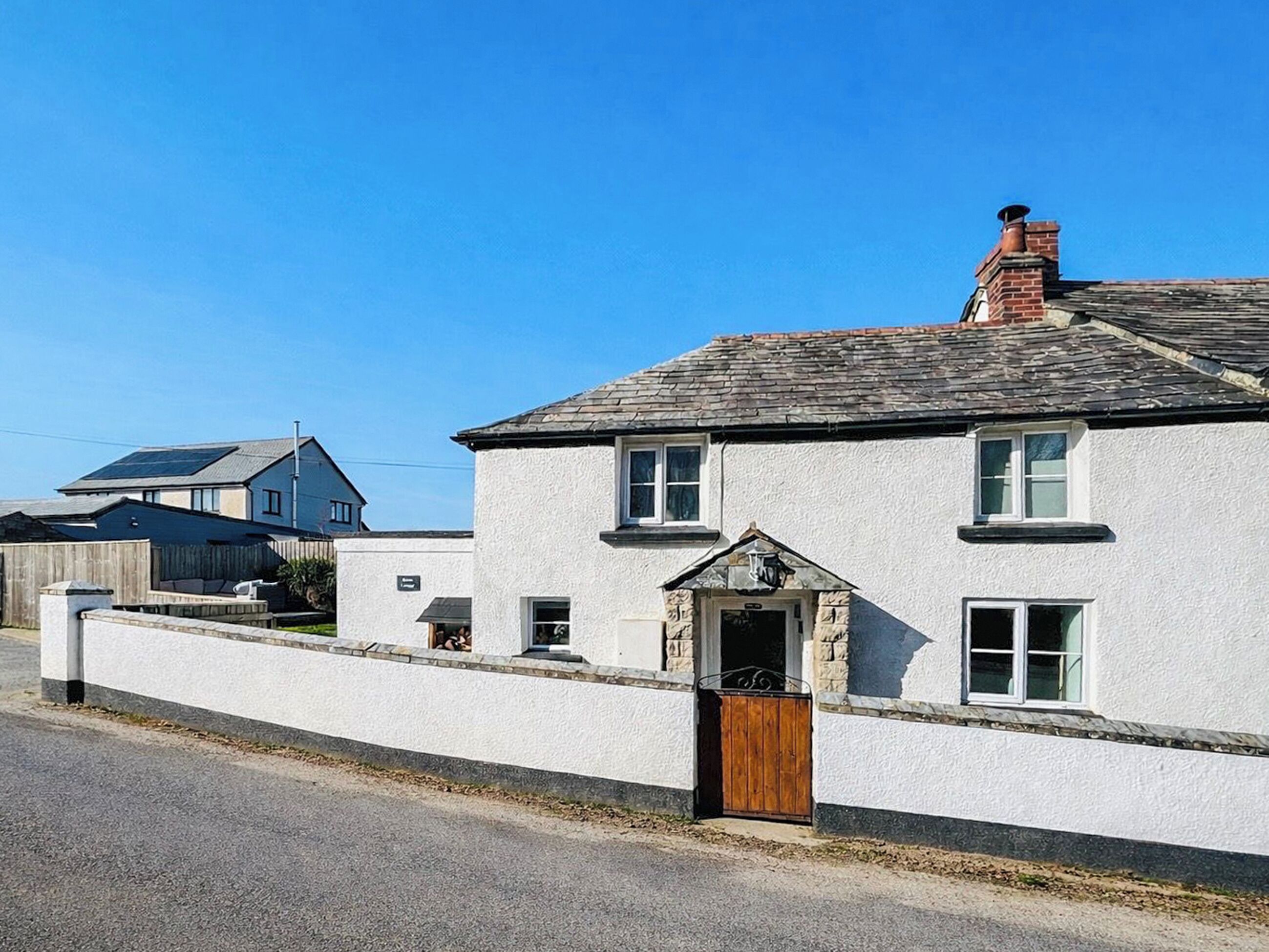 المنشأة من الخارج