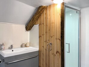 Towels - 2 bedroom accommodation in North Cornwall (North Cornwall)