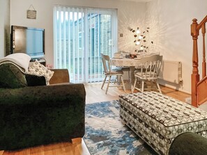 Living area - Modern two-bedroom holiday home in the heart of The Forest of Dean. (Coleford)