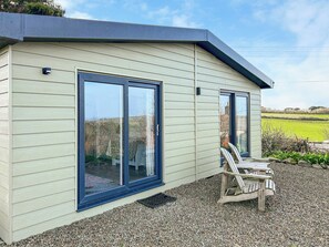 Terrace/patio - Escape to something special, surrounded by peaceful countryside. (St Just)