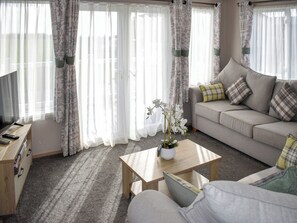 TV - 2 bedroom accommodation in Brixham (Brixham)