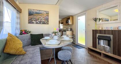 3 bedroom accommodation in Towyn