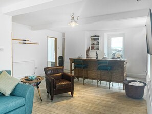 TV - 2 bedroom accommodation in Skinburness (Skinburness)