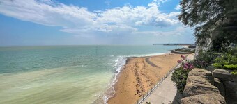 2 bedroom accommodation in Broadstairs
