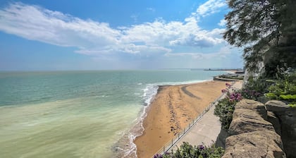2 bedroom accommodation in Broadstairs