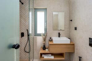 Dusche, Handtücher, Seife, Shampoo