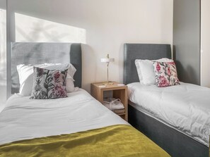 2 室のベッドルーム、WiFi (無料)