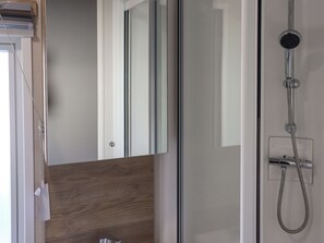 Bathroom - 3 bedroom accommodation in Narberth (Narberth)