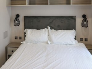 2 bedrooms, free WiFi - Lockwood 47 - UK51393 (Narberth)