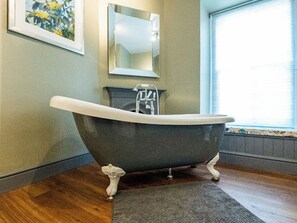 Towels - 5 bedroom accommodation in Llanbedr, near Harlech (Llanbedr, near Harlech)