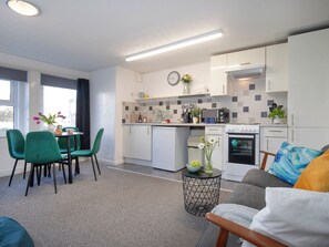 Private kitchen - 1 bedroom accommodation in Paignton (Paignton)