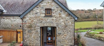 2 bedroom accommodation in Llandeilo