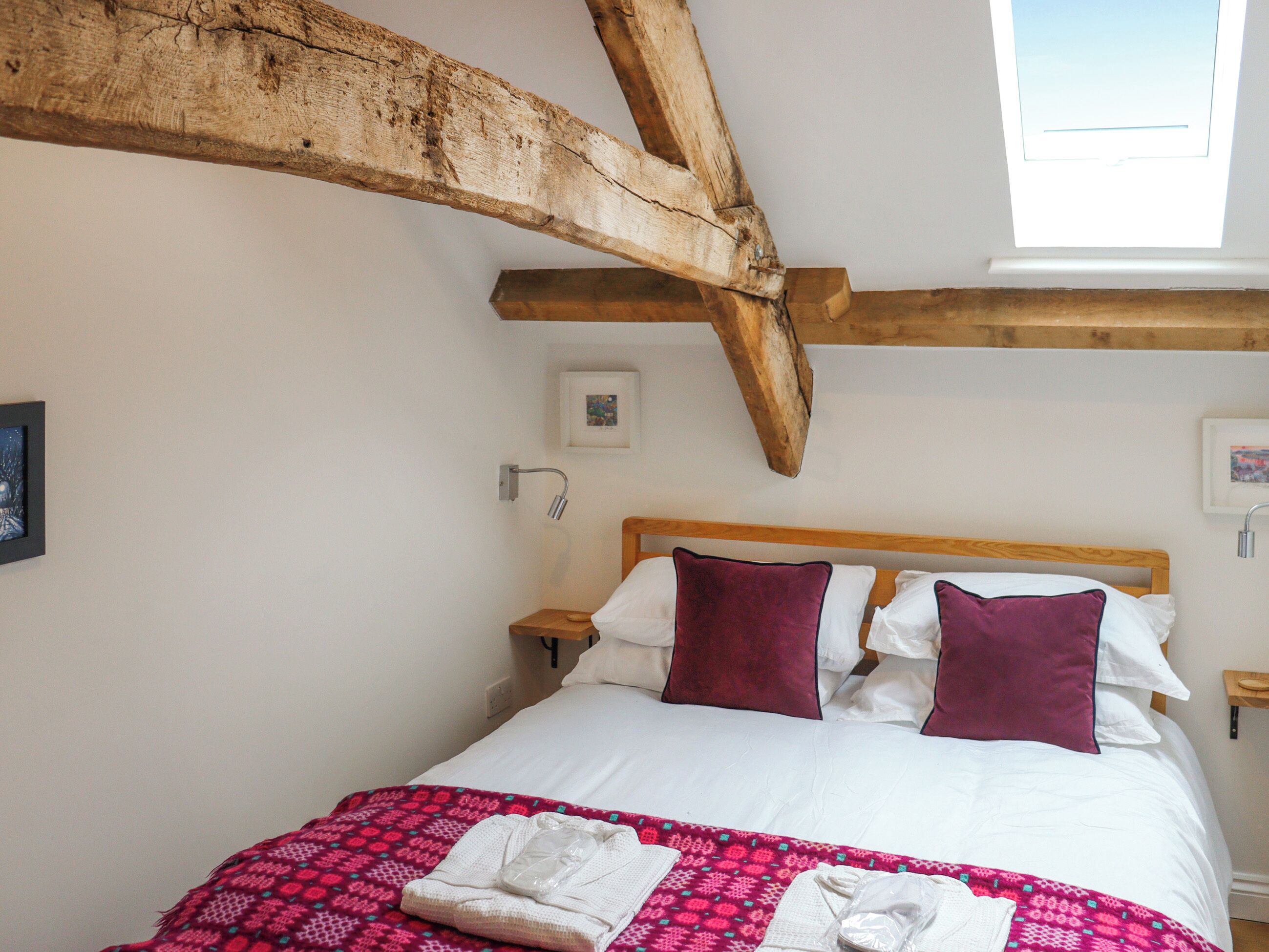 2 bedrooms, free WiFi, bed sheets
