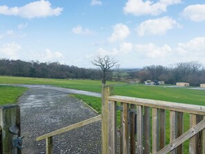 Property grounds - Oak Tree Lodge - UK51429 (Brocklebank, near Caldbeck and Uldale)