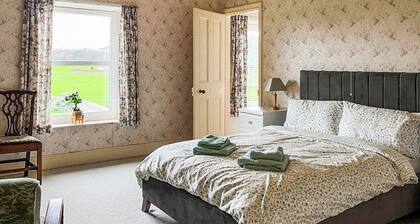 2 bedroom accommodation in Morpeth