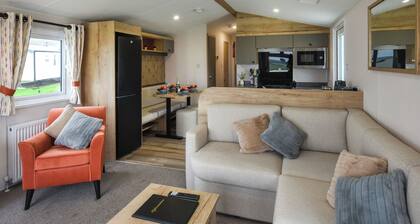 2 bedroom accommodation in Llwyngwril