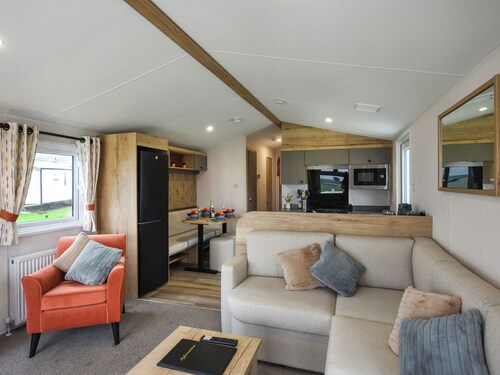 2 bedroom accommodation in Llwyngwril