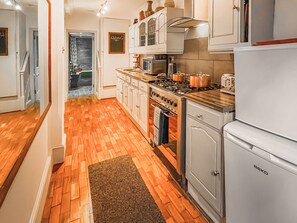 High chair - A very large, bright apartment with a lovely homely feel by the fire. (Ramsgate)