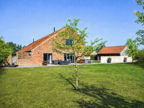 Exterior - 5 bedroom accommodation in Heydon (Heydon)