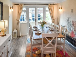 Dining - Welcoming larger family gatherings. (Winterton-on-Sea)