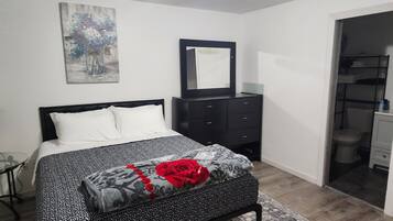 3 bedrooms, desk, iron/ironing board, WiFi (free)