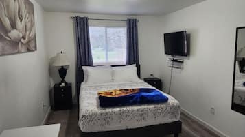 3 habitaciones, escritorio, tabla de planchar con plancha y wifi gratis