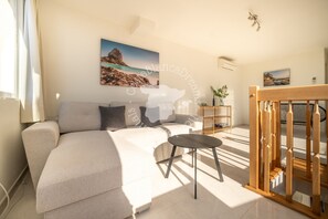TV - CostaBlancaDreams - Duplex Mar y Monte in Calpe (Calpe)