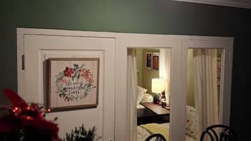 Kamar Keluarga, pemandangan gunung | Interior