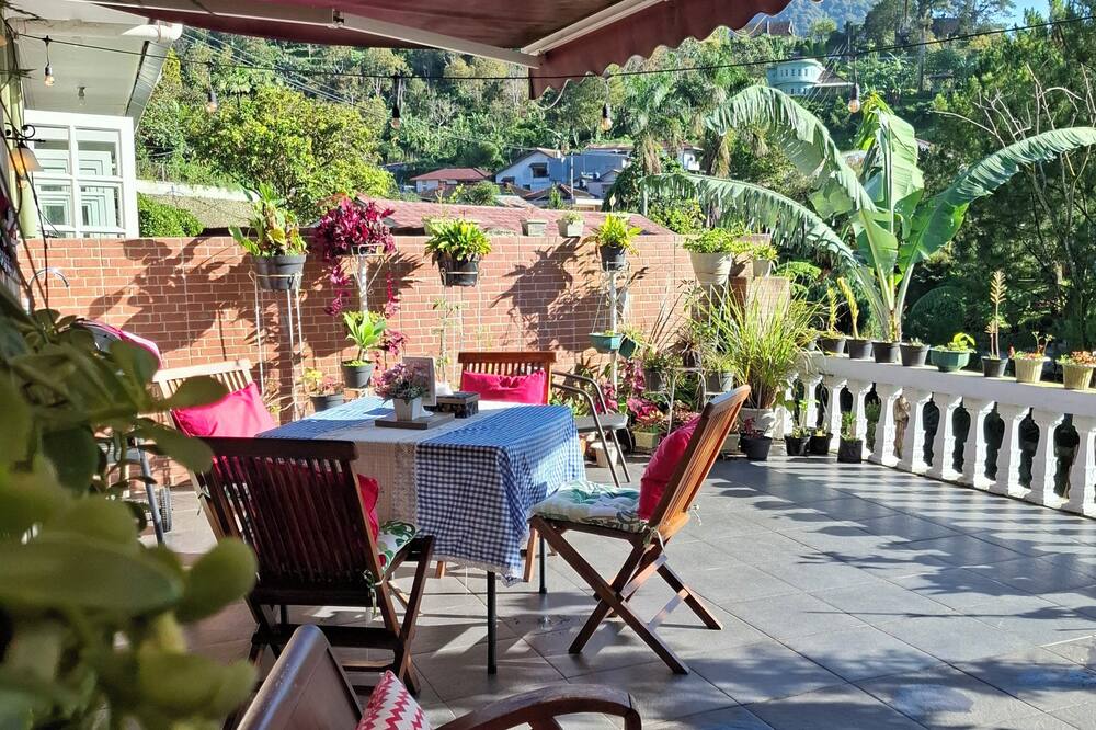 Parabonhaus Kopitiam - Bed & Breakfast