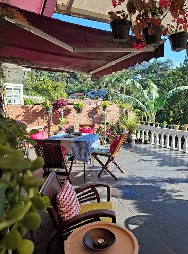 Parabonhaus Kopitiam - Bed & Breakfast