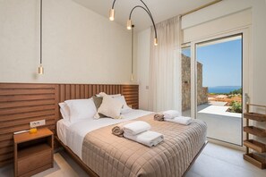 5 bedrooms, in-room safe, travel cot, free WiFi - Villa Verdessa, Divine Sea Views, Private Infinity Pool, Furnished Terrace,. (Crete)