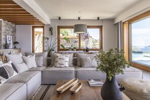 TV - Seafront Villa Gaione, Divine Sea Views, Private Infinity Pool, Furnished. (Crete)
