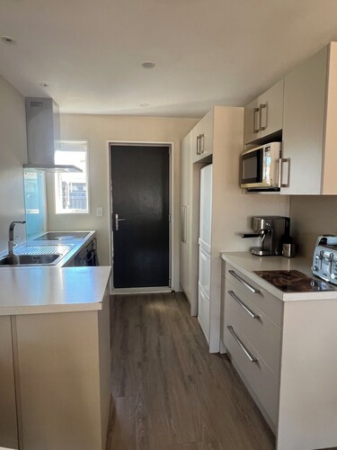 Modern 2BR St Albans Near CBD, Stadium & The Palms mall