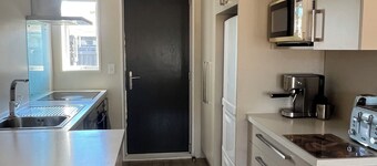 Modern 2BR St Albans Near CBD, Stadium & The Palms mall