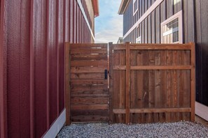 Property grounds - Mt. Princeton Views. Remodeled. Fire Pit & BBQ (Buena Vista)