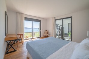 6 bedrooms, in-room safe, iron/ironing board, travel cot - Villa Altairia, Divine Sea Views, Private Infinity Pool, Furnished Terrace,. (Crete)