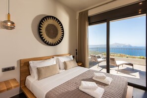 3 bedrooms, in-room safe, iron/ironing board, travel cot - Villa Eirenis, Divine Sea Views, Private Infinity Pool, Furnished Terrace,. (Crete)