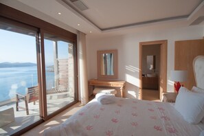 5 bedrooms, in-room safe, iron/ironing board, travel cot - Villa Elysera, Divine Sea Views, Private Infinity Pool, Furnished Terrace,. (Crete)