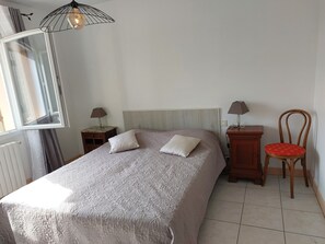 Room - House for 10 people in the countryside. (Léon)