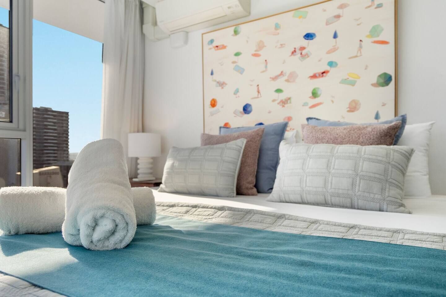 2 habitaciones, tabla de planchar con plancha, cuna de viaje y wifi 