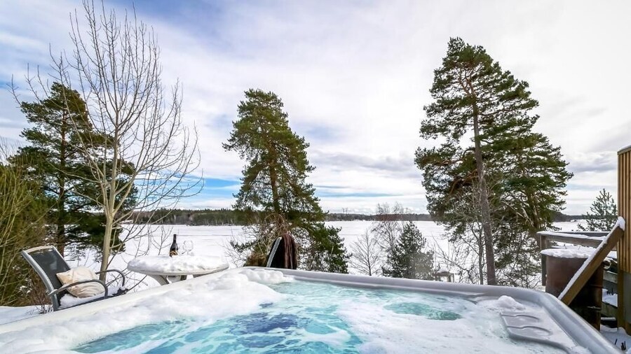 Waterfront Spa Retreat with Hot Tub