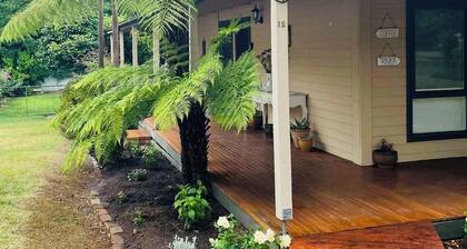 Berry Lodge- Cosy Country Cottage!