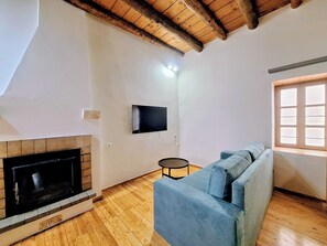 Fernseher, Kamin